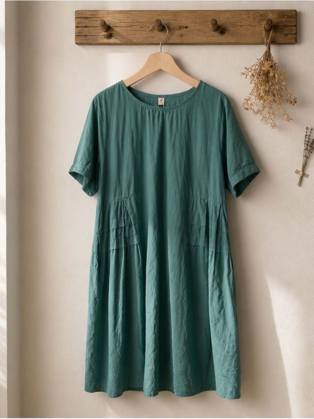 Relaxed Short-Sleeve Tunic Dress with pockets
